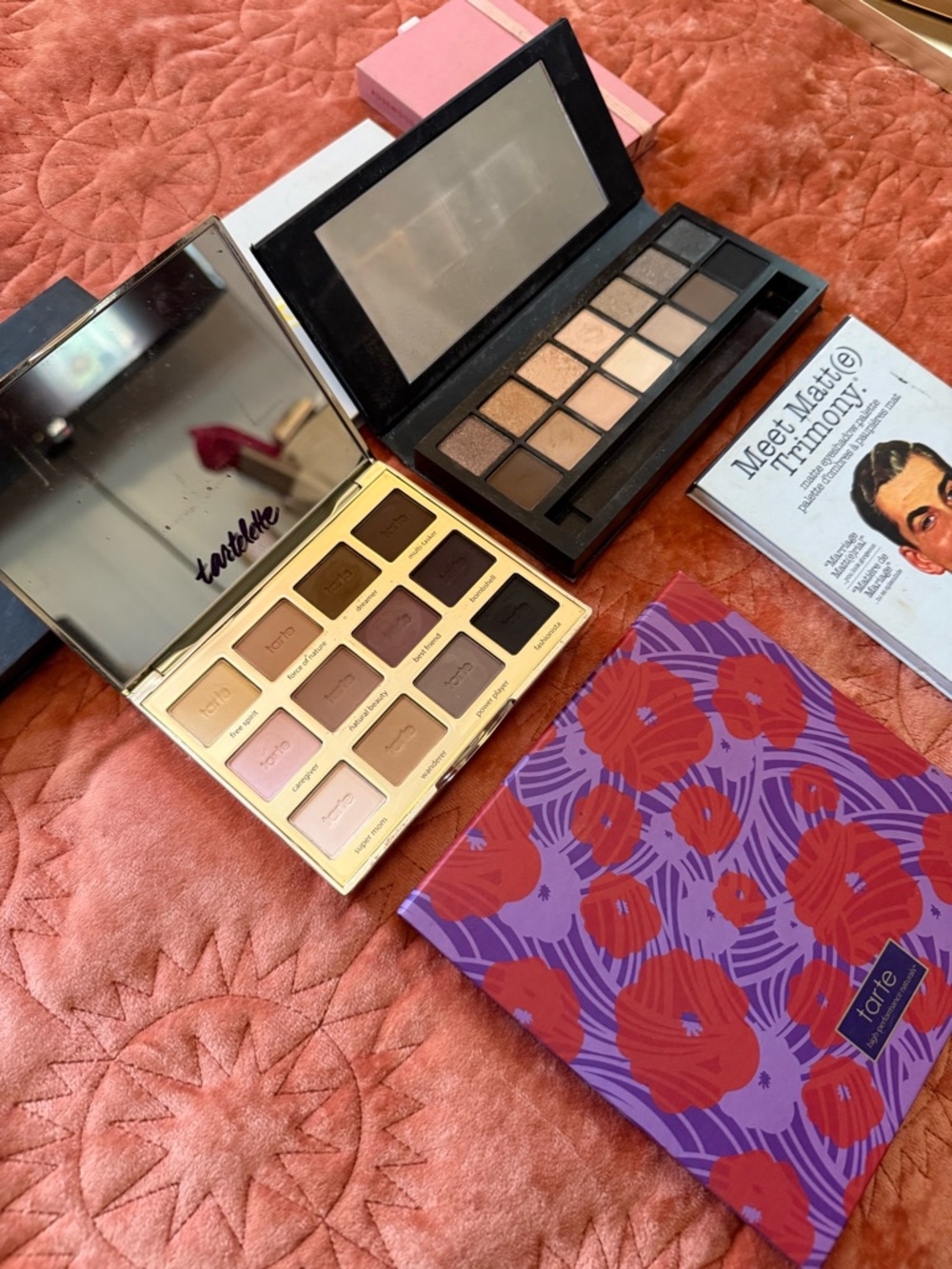 Large Eyeshadow Bundle - Picture 4 of 5